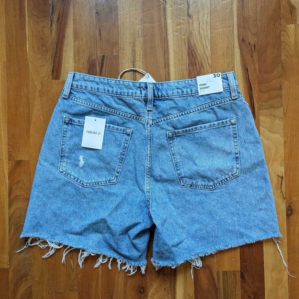 Distressed Denim Mom Short - Picture 5 of 6